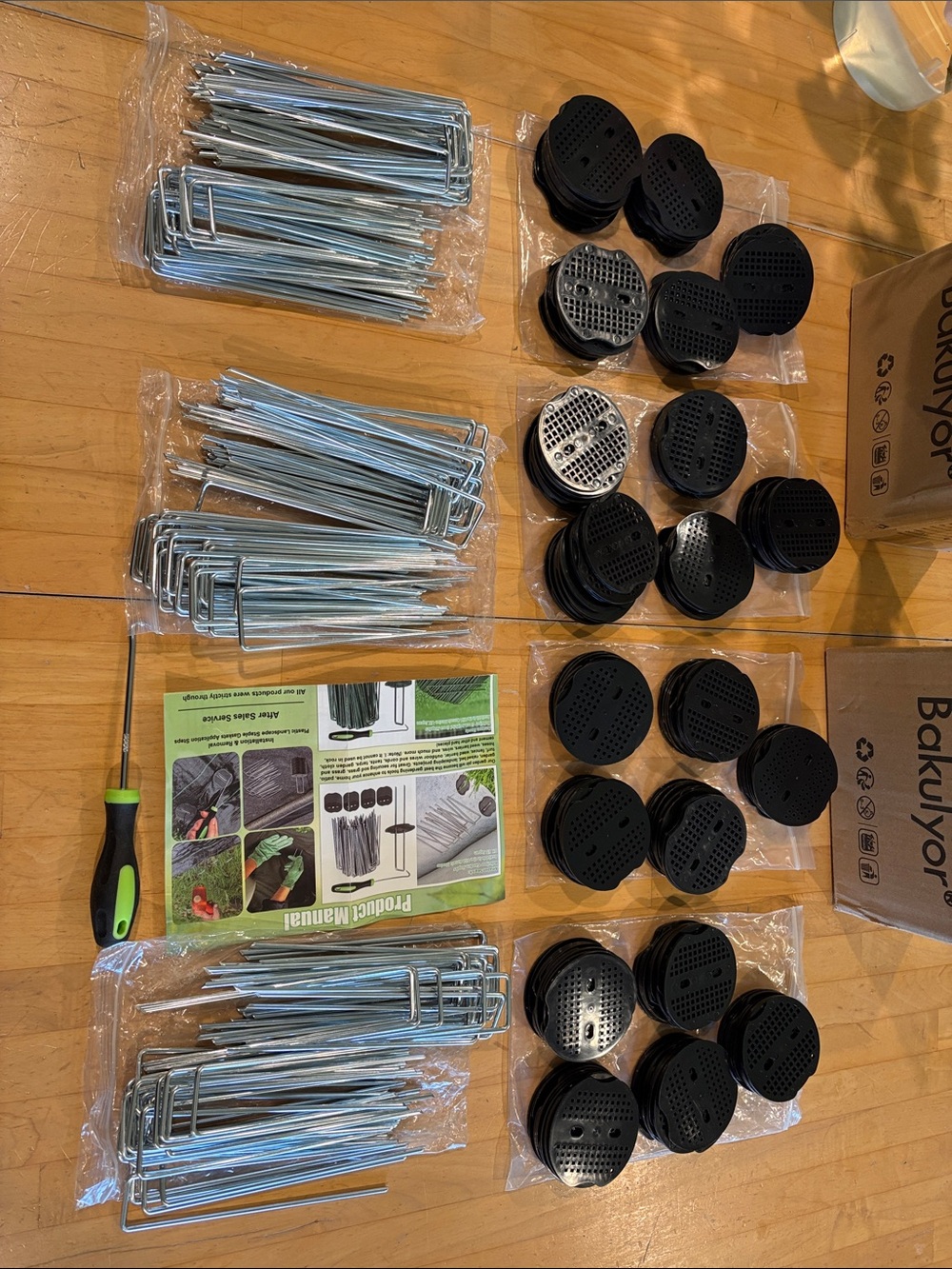 NIB Bakulyor 150Pc 6" Garden Lawnscape Stakes Staples + 200Pc Gaskets